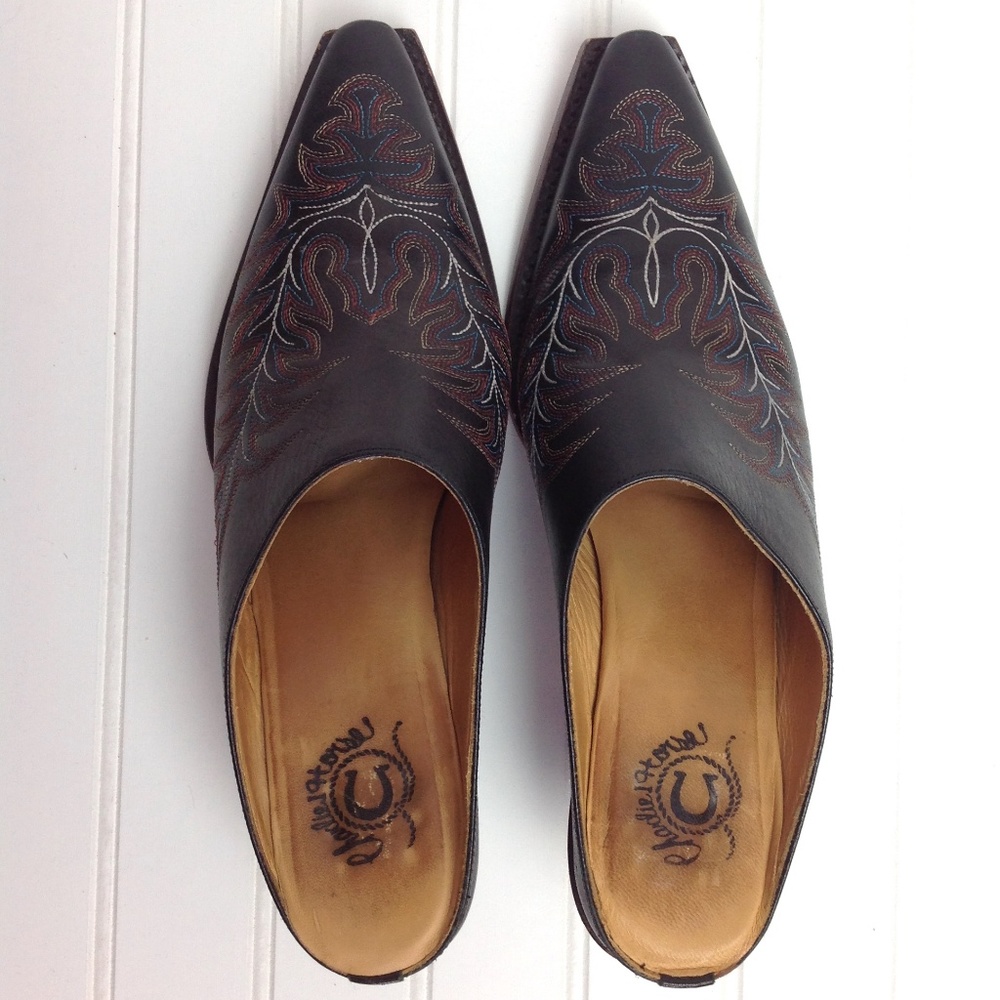Charlie 1 Horse Mayela Slide By Lucchese